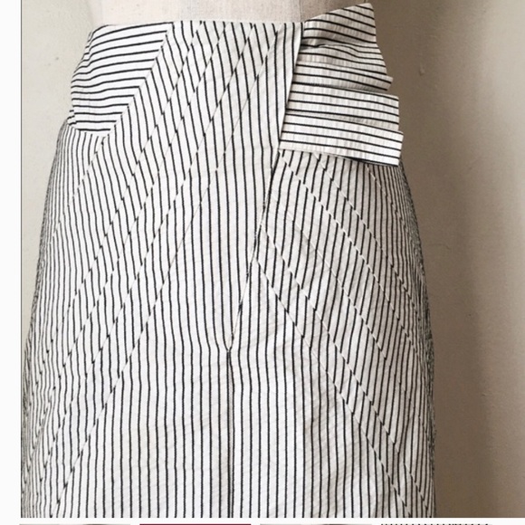 Size 4 Eva Franco Pencil Skirt fully lined. - Picture 2 of 11